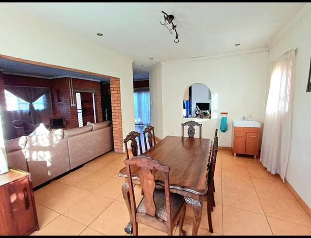 7 BEDROOM HOUSE FOR SALE IN LAUDIUM